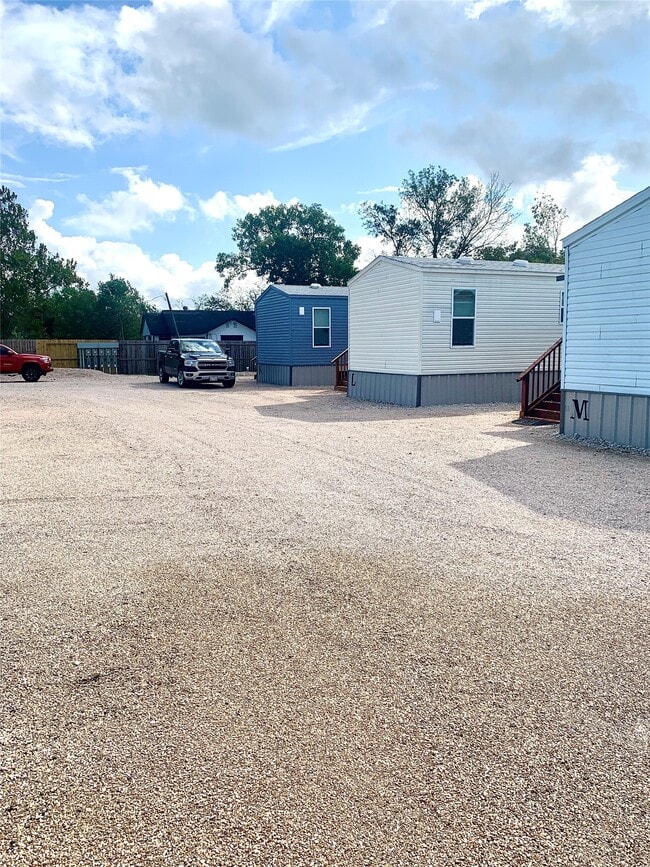 Building Photo - 3621 County Rd 161