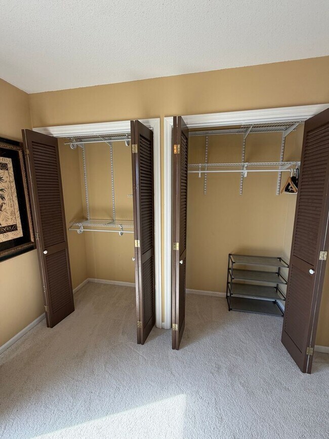 Building Photo - Coastal Living in the Heart of Destin