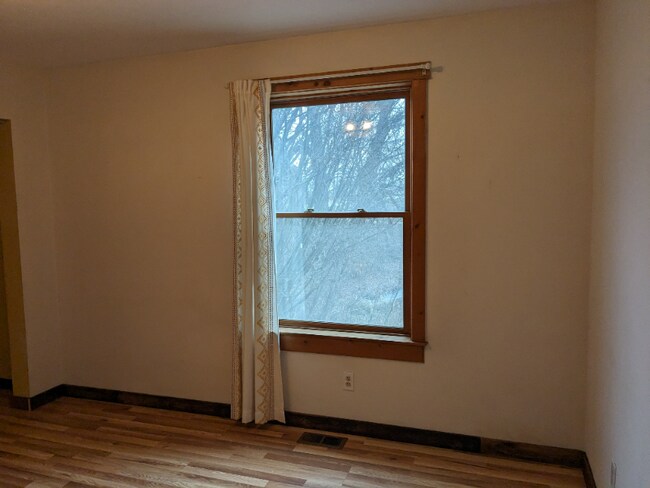 Building Photo - 5028 Eastside Hwy