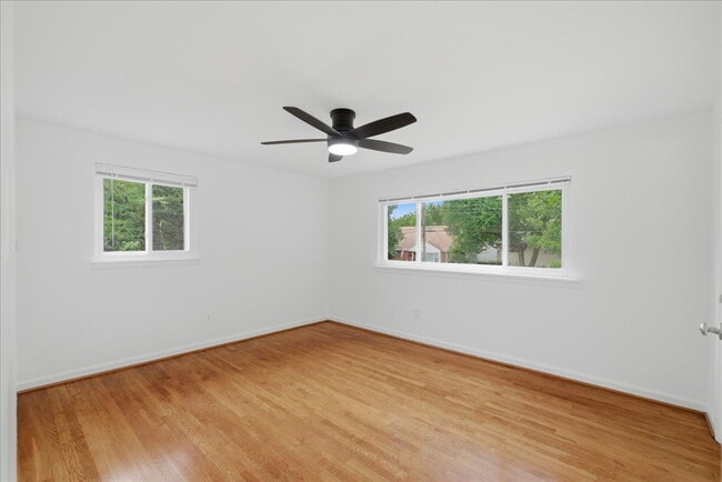 Building Photo - Charming Split-Level Home in the Heart of Alexandria