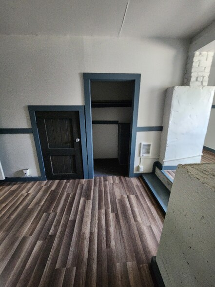 Building Photo - 70 Market St