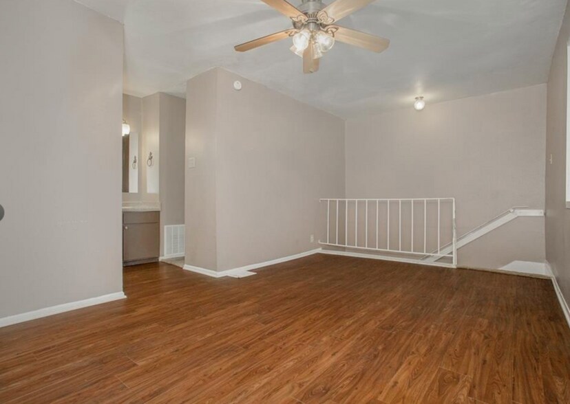 Building Photo - 2501 Mission Hill Dr