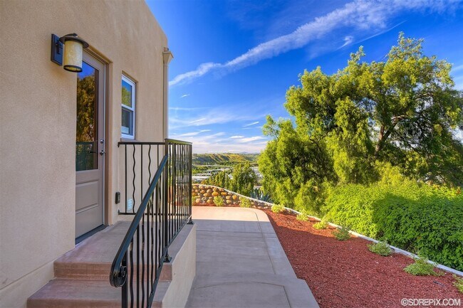 Building Photo - Modern 2 bedroom 2 bath home in Kensington Heights!
