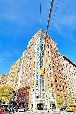 Building Photo - 401 W 25th St