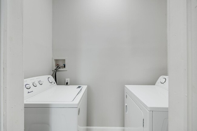 Building Photo - 2902 Barton Ave