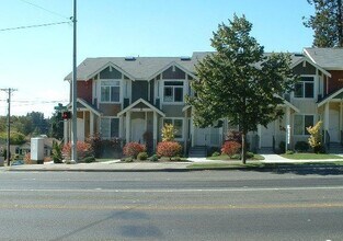 Building Photo - 2 bdrm 2.5 bath Townhouse with garage!$169...