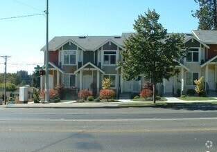 Building Photo - 2 bdrm 2.5 bath Townhouse with garage!  $4...