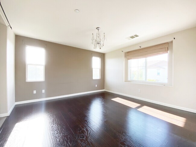 Building Photo - 2833 Alnwick Ave