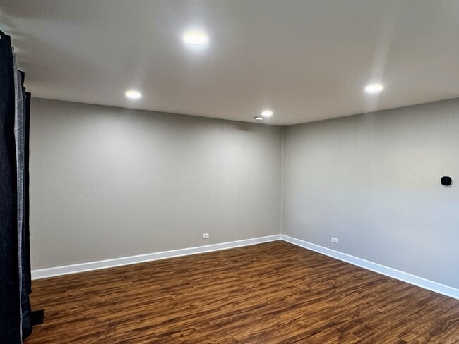 Building Photo - 134 S Salem Dr