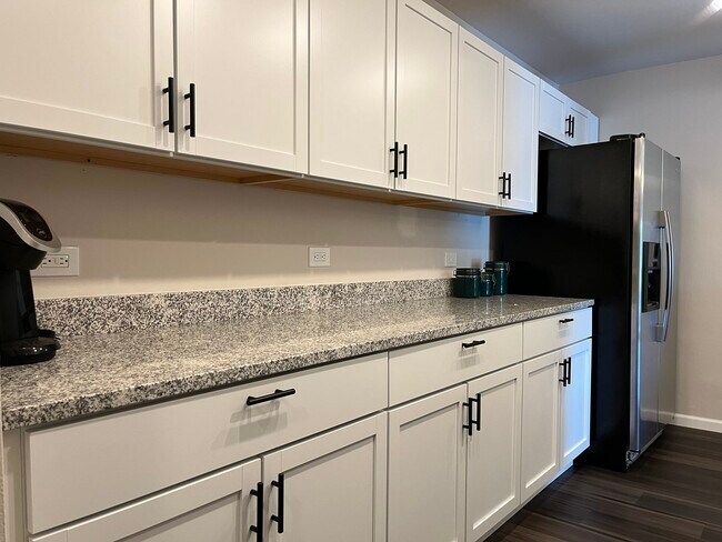 Building Photo - 5101 Carriage Way Dr