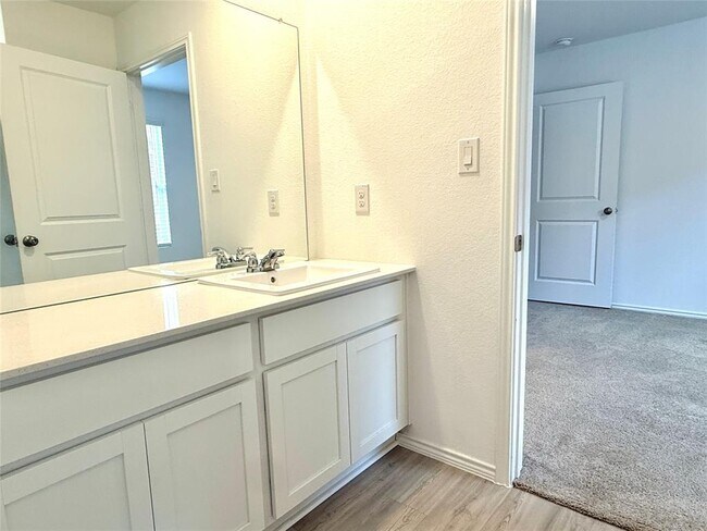 Building Photo - 289 Sormonne Lp