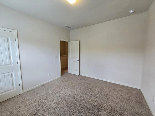 Building Photo - 1043 Blind Brook Cir