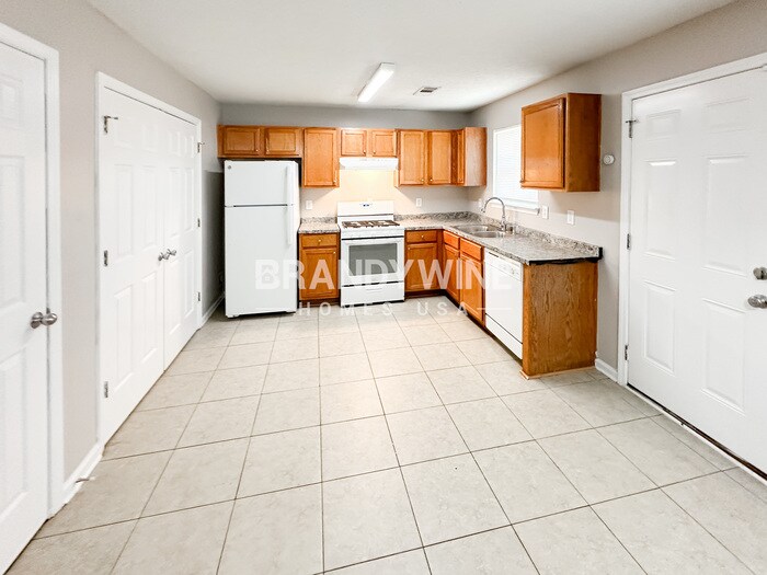 Building Photo - 5389 Sand Bar Ln