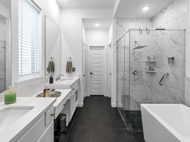 Building Photo - 4818 Nodding Thistle Trail