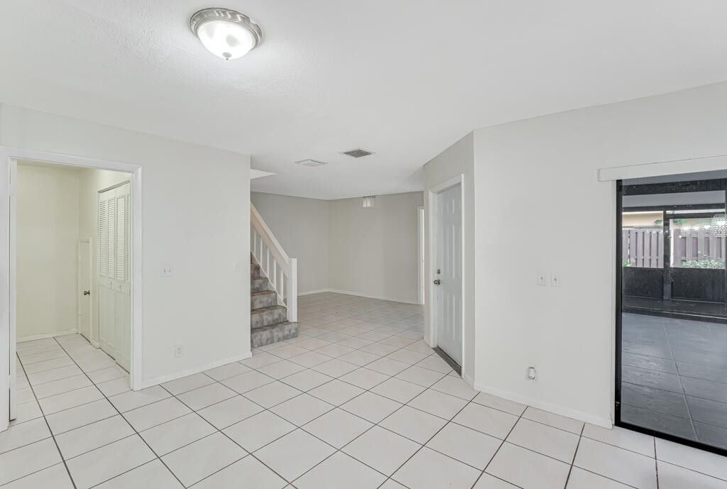 Building Photo - 4205 Turnberry Cir