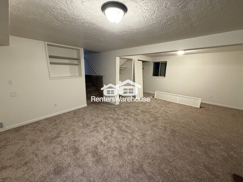 Building Photo - 575 E 10315 S