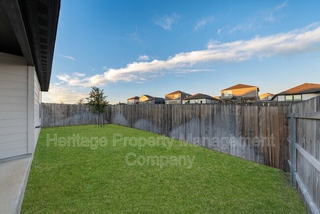 Building Photo - 817 Heartseed Ave