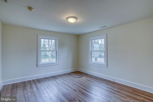 Building Photo - 1031 S Dupont Blvd