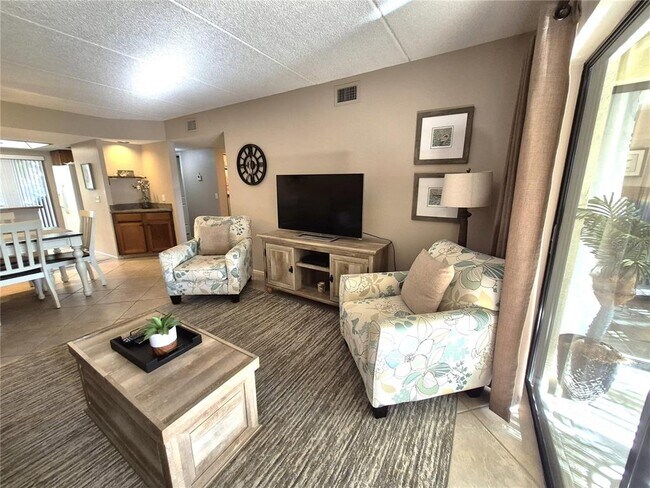 Building Photo - 50 Woodlake Pl
