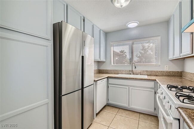 Building Photo - 7698 Barbican Ct