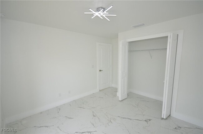 Building Photo - 1132 Edelweiss St E