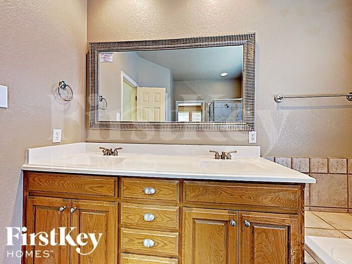 Building Photo - 10163 Trail Ridge Dr