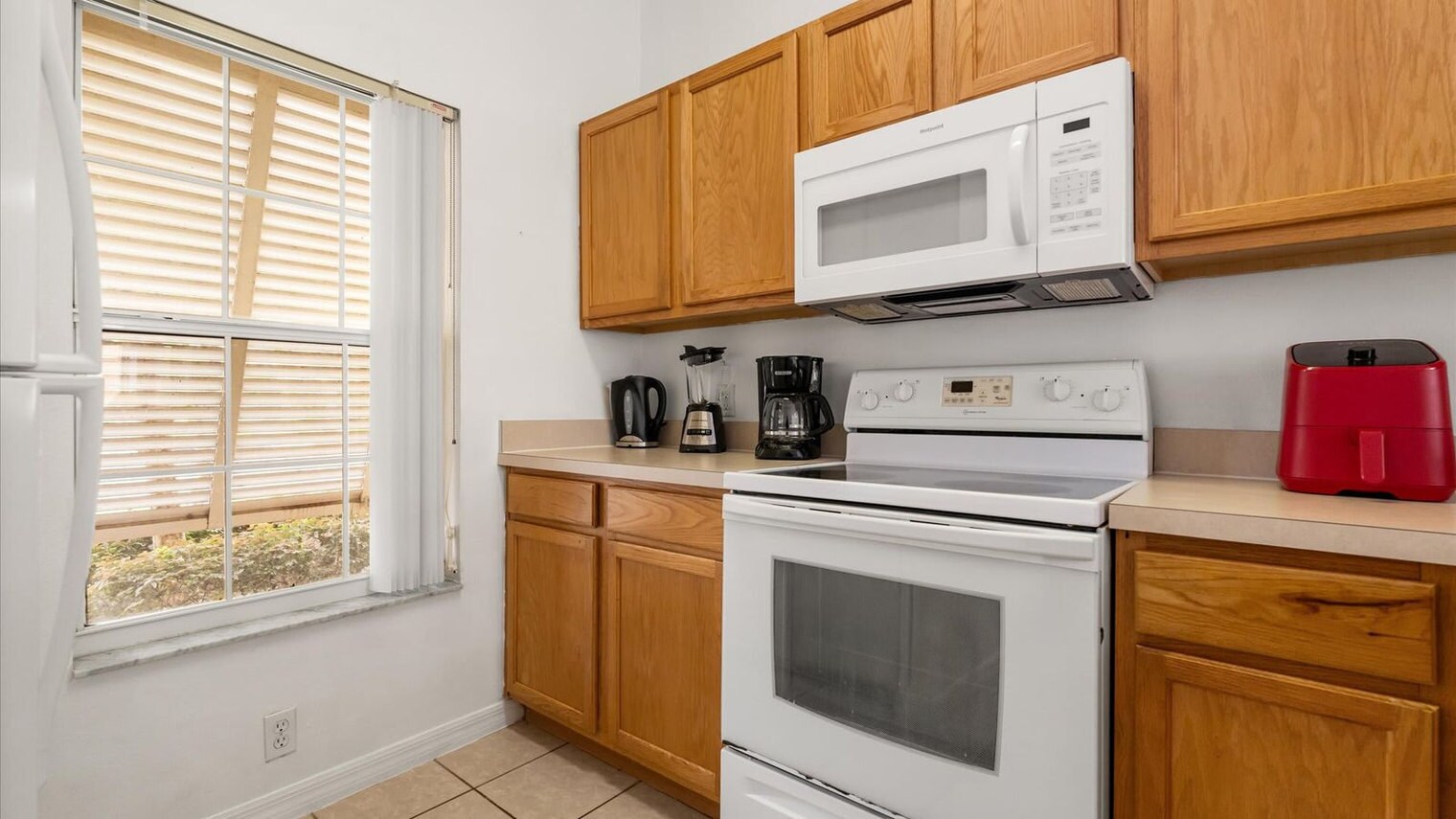 Building Photo - 4754 Vero Beach Pl