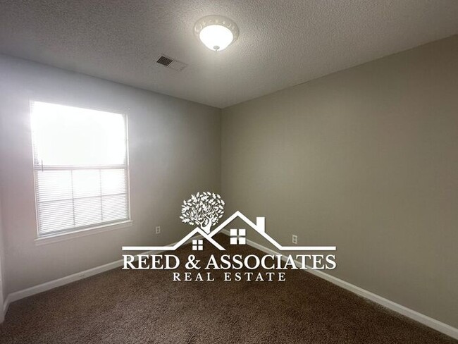 Building Photo - Cozy Olive Branch Home
