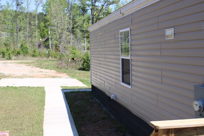 Building Photo - 818 W Grantville Rd