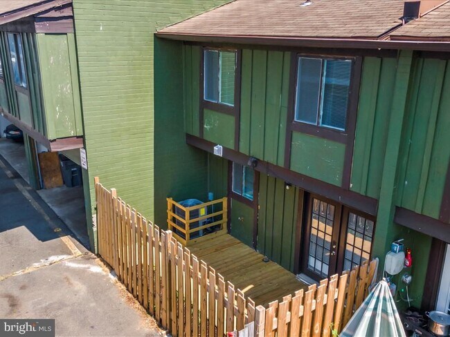 Building Photo - 8633 Madera Ct