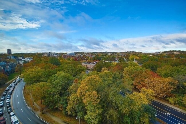 Building Photo - 80 Fenwood Rd