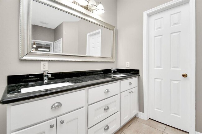 Building Photo - 8522 Chancellorsville Ln