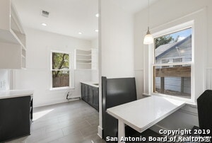 Building Photo - 6 French Ct