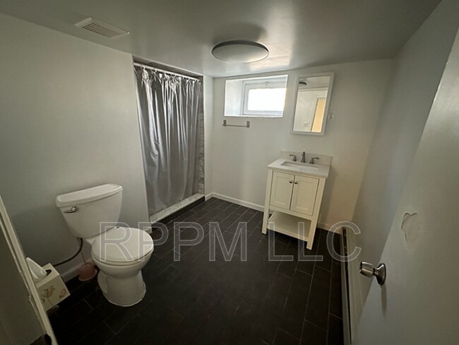 Building Photo - 208 West Palisade Avenue - 1