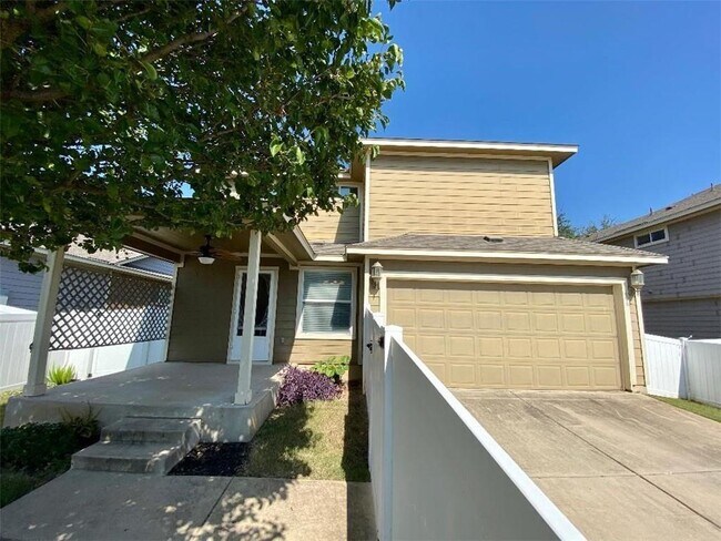 Building Photo - 606 Alamo Plaza Dr