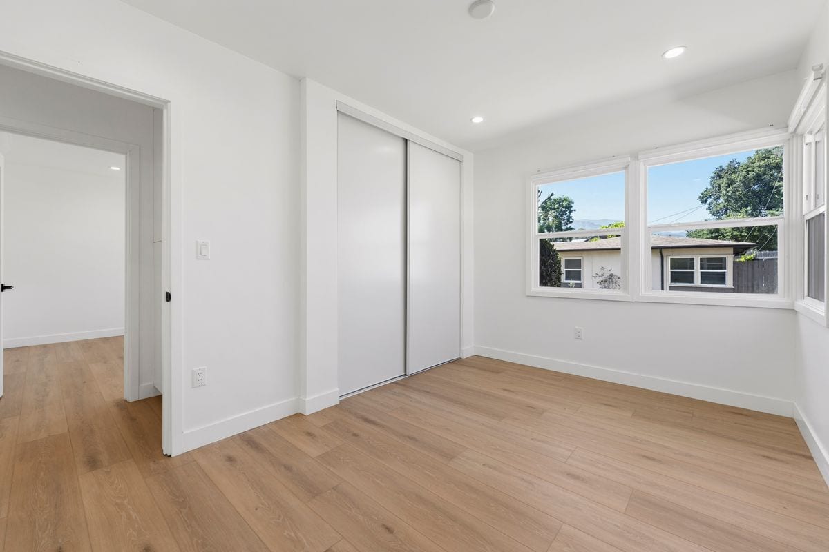 Building Photo - 2817 Sycamore Ave