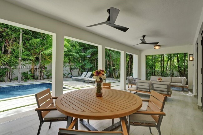 Building Photo - 5735 N Bay Rd