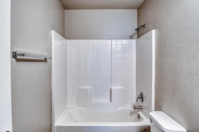 Building Photo - 1325 Quartz Pl