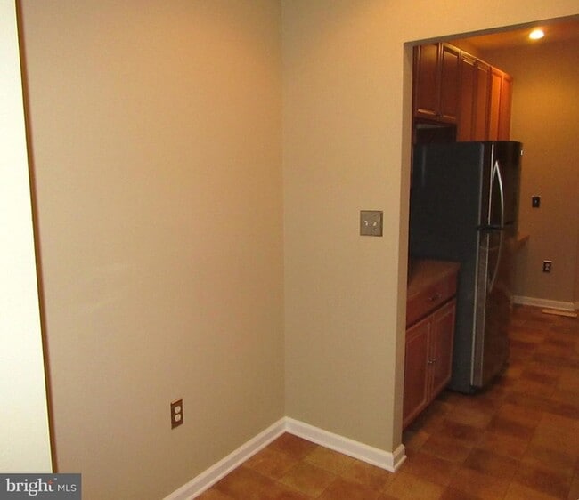 Building Photo - 103 Persimmon Pl