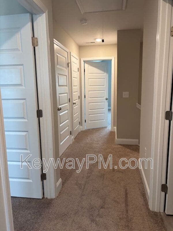 Building Photo - 515 Yuma Ln