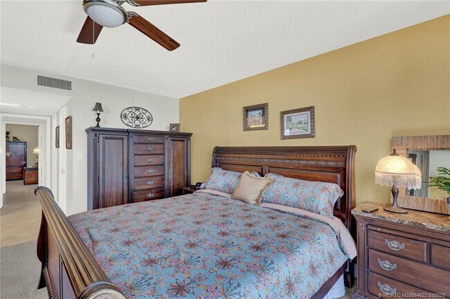 Building Photo - 10410 S Ocean Dr