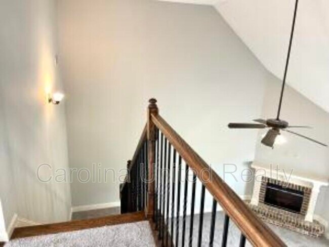 Building Photo - 220 Kickham Ln