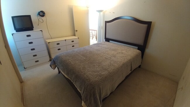 Building Photo - Partly Furnished Hawaii Kai Condo with Res...