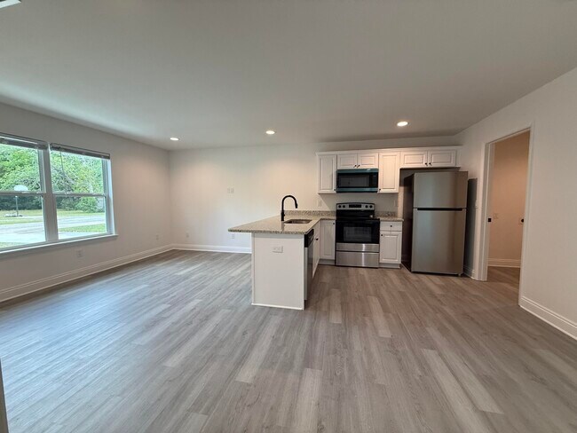 Building Photo - 32 Constitution Ave