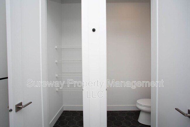 Building Photo - 7 Cole Pl