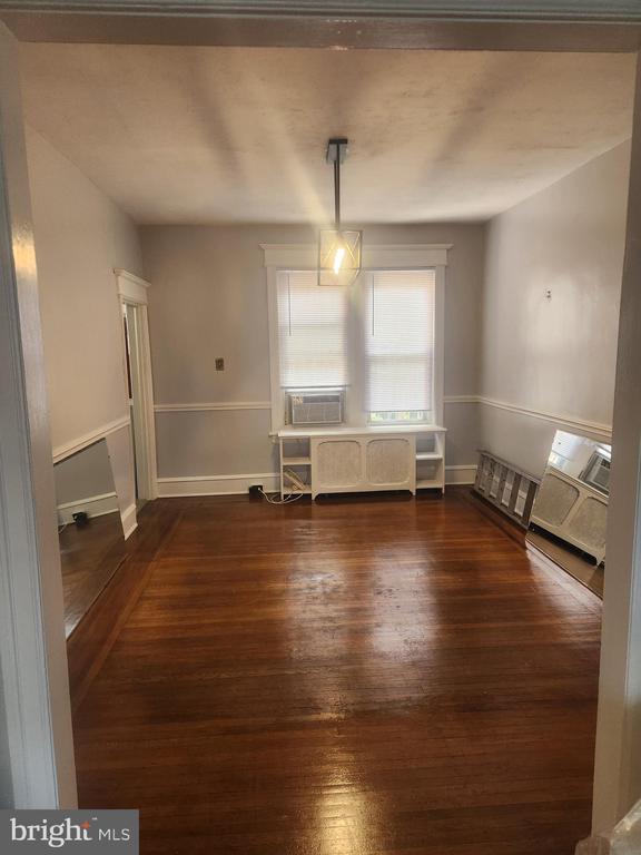 Building Photo - 1480 Bradley Ave