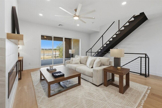 Building Photo - 408 Vista Buena Trl