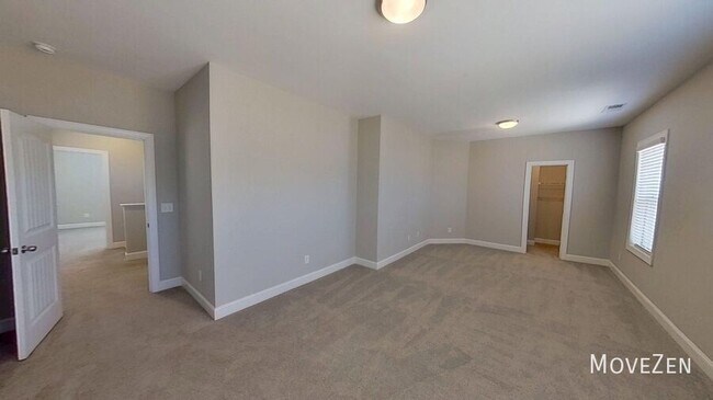 Building Photo - 1021 Silver Farm Rd