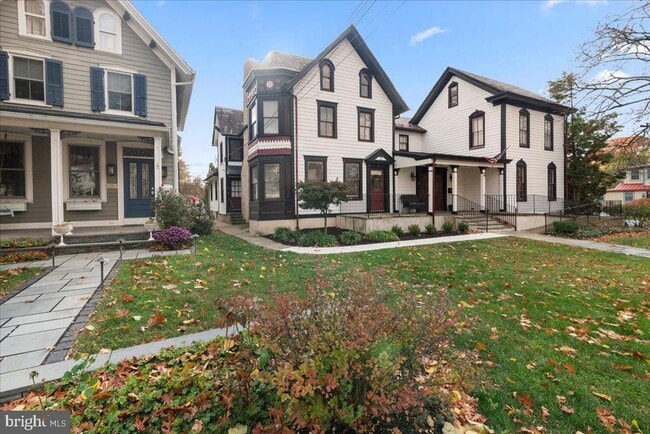 Building Photo - 182 W Court St