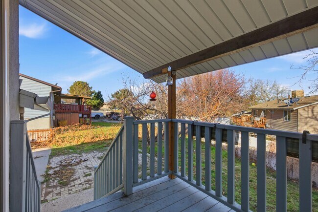 Building Photo - 5210 Woodledge Ave